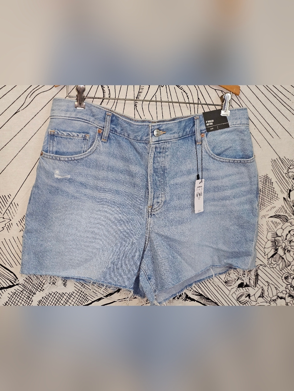 NWT Express Light Blue Mid-Rise Rigid Denim Cutoff Shorts Sz 14